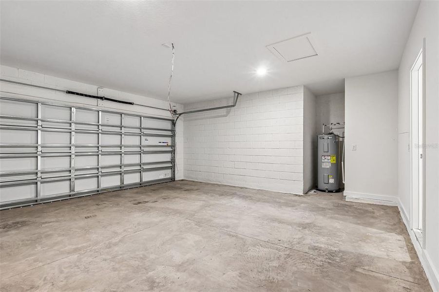 Spacious, unfurnished interior of a new home in Liberty Trace, Haines City (Image 23).