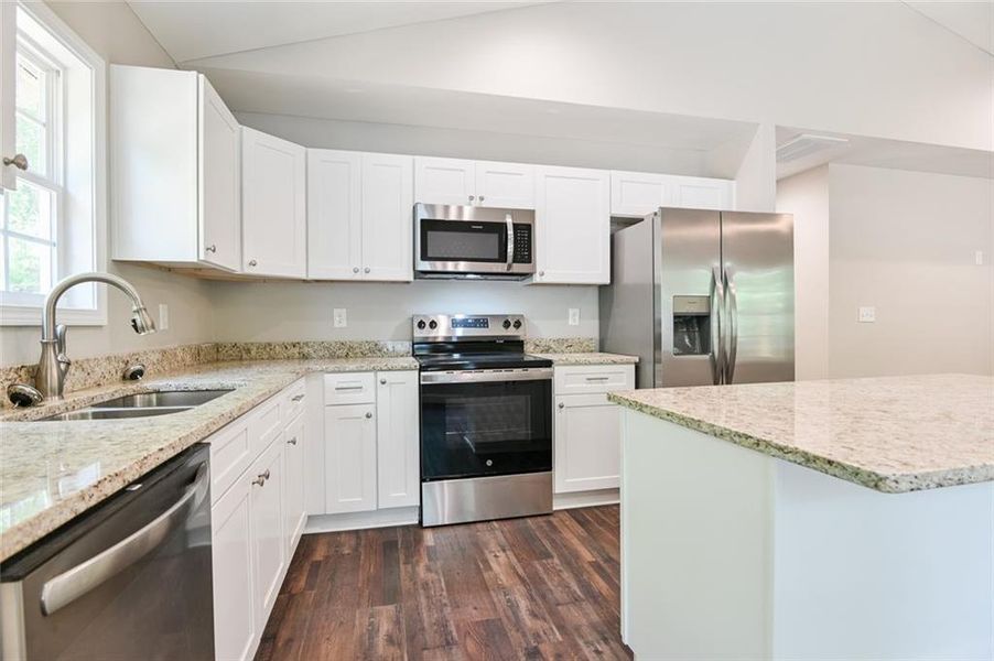 Furnished interior view inside a new home in , Dahlonega (Image 7).