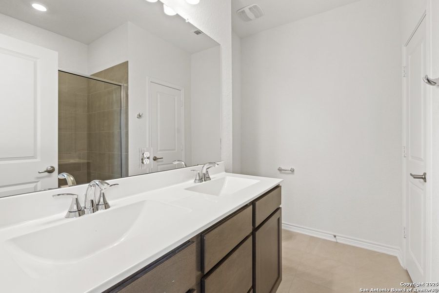 Furnished interior view inside a new home in Woodside Farms, Seguin (Image 7).