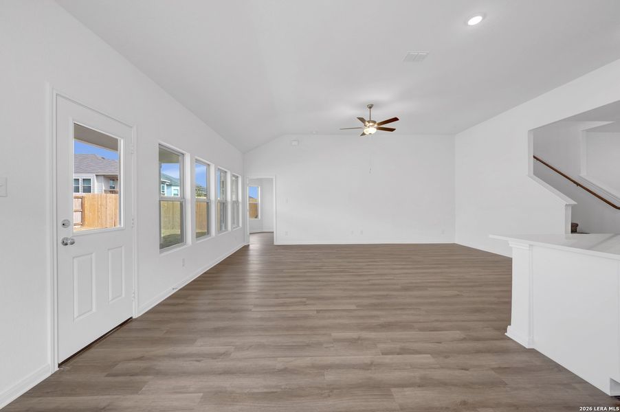Spacious, unfurnished interior of a new home in Greenspoint Heights, Seguin (Image 18).