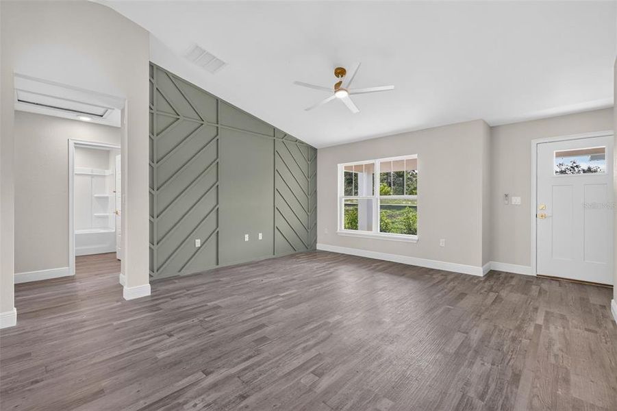 Spacious, unfurnished interior of a new home in , Ocala (Image 11).