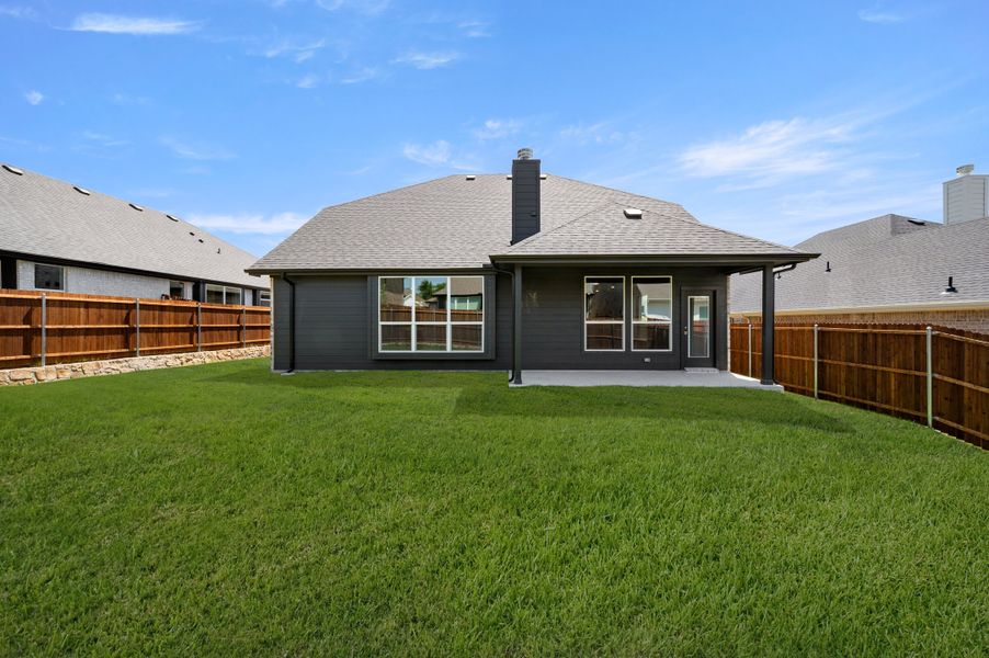 Exterior details and patio area of a home in Waterford Park, Weatherford (Image 4). Exterior details and patio area of a home in Waterford Park, Weatherford (Image 4).