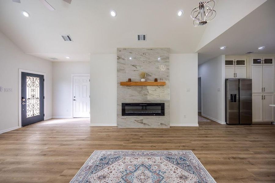 Spacious, unfurnished interior of a new home in , Woodway (Image 12).