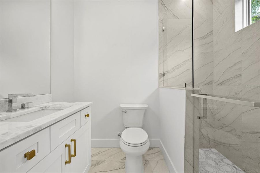 1st floor guest ensuite bathroom