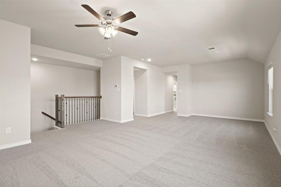Spacious, unfurnished interior of a new home in Rocky Creek Crossing, Fort Worth (Image 19). Spacious, unfurnished interior of a new home in Rocky Creek Crossing, Fort Worth (Image 19).