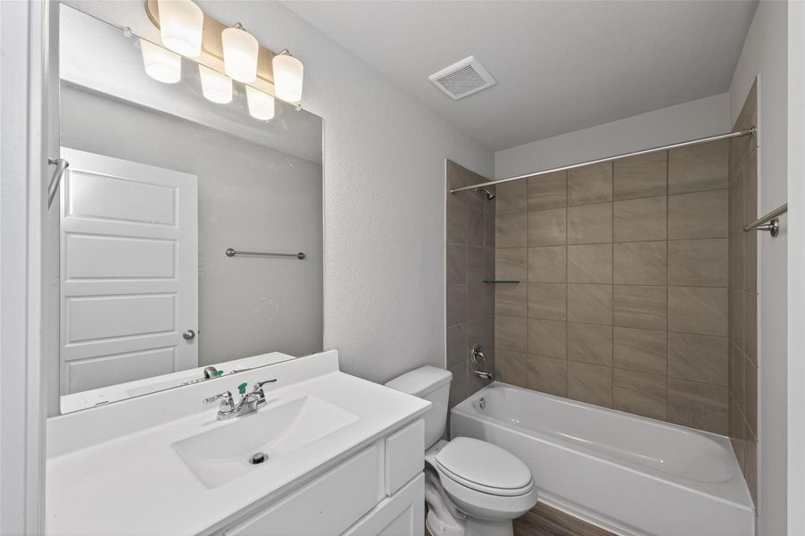 Furnished interior view inside a new home in Woodland Lakes, Huffman (Image 12). Furnished interior view inside a new home in Woodland Lakes, Huffman (Image 12).