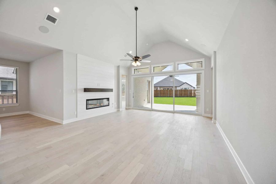 Spacious, unfurnished interior of a new home in Trinity Falls, McKinney (Image 26). Spacious, unfurnished interior of a new home in Trinity Falls, McKinney (Image 26).