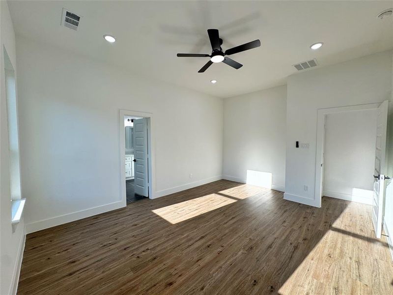 Spacious, unfurnished interior of a new home in , Greenville (Image 18).
