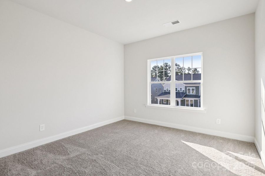 Spacious, unfurnished interior of a new home in Edgewood Preserve, Huntersville (Image 36).