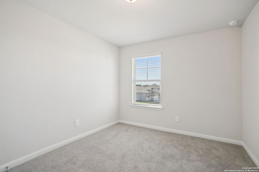 Spacious, unfurnished interior of a new home in Royal Crest, San Antonio (Image 17).