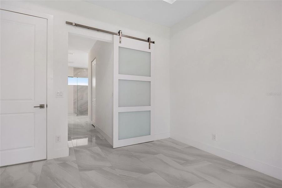 Spacious, unfurnished interior of a new home in , Punta Gorda (Image 23).