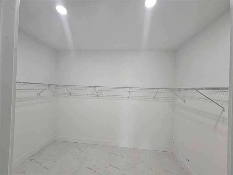 Spacious, unfurnished interior of a new home in , North Port (Image 9).