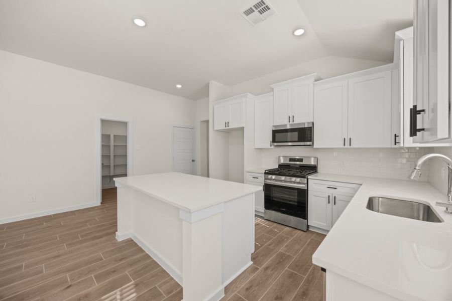 Furnished interior view inside a new home in Ashland, Houston (Image 7).