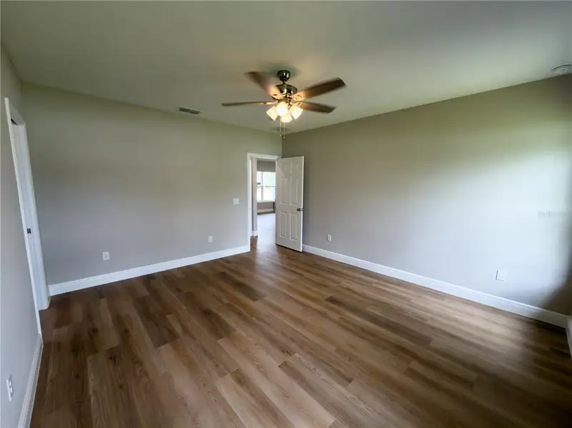 Spacious, unfurnished interior of a new home in , Deltona (Image 24).
