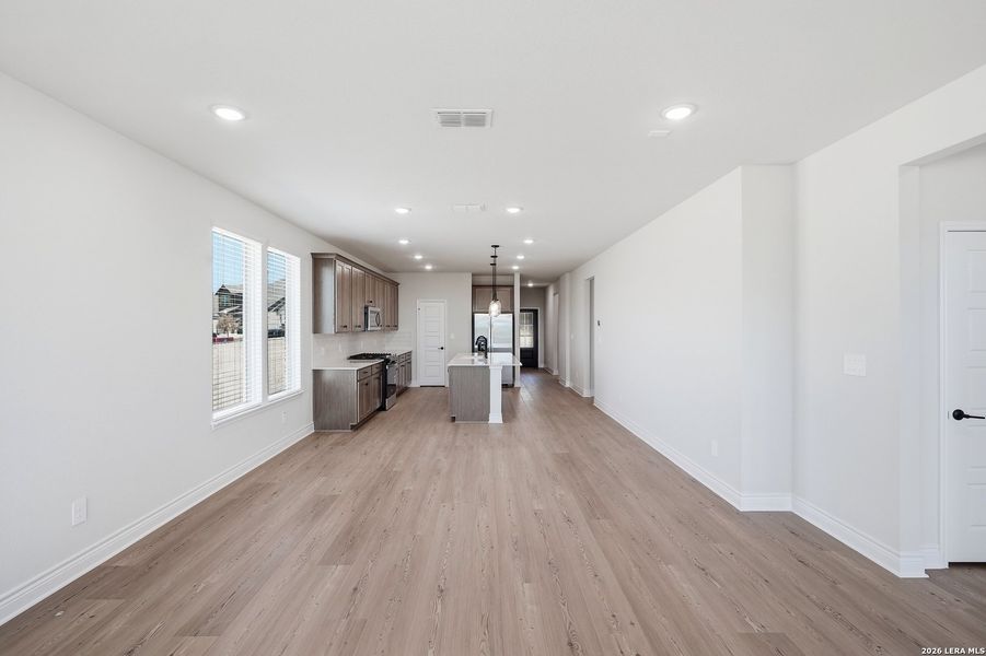 Spacious, unfurnished interior of a new home in Bison Ridge, San Antonio (Image 39). Spacious, unfurnished interior of a new home in Bison Ridge, San Antonio (Image 39).