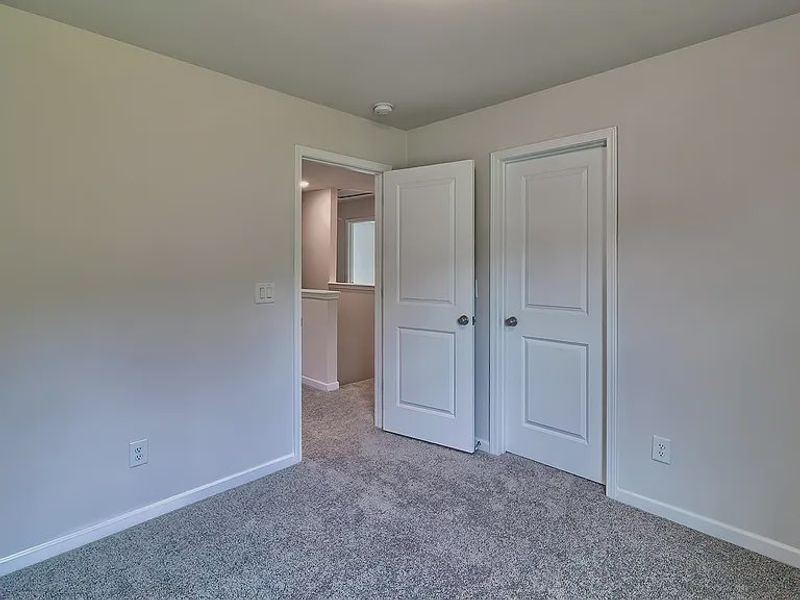 Spacious, unfurnished interior of a new home in Emanuel Creek, West Columbia (Image 13).