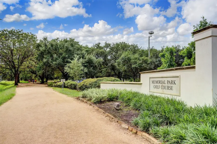Minutes from Memorial Park, golf, trails, and outdoor recreation. Minutes from Memorial Park, golf, trails, and outdoor recreation.