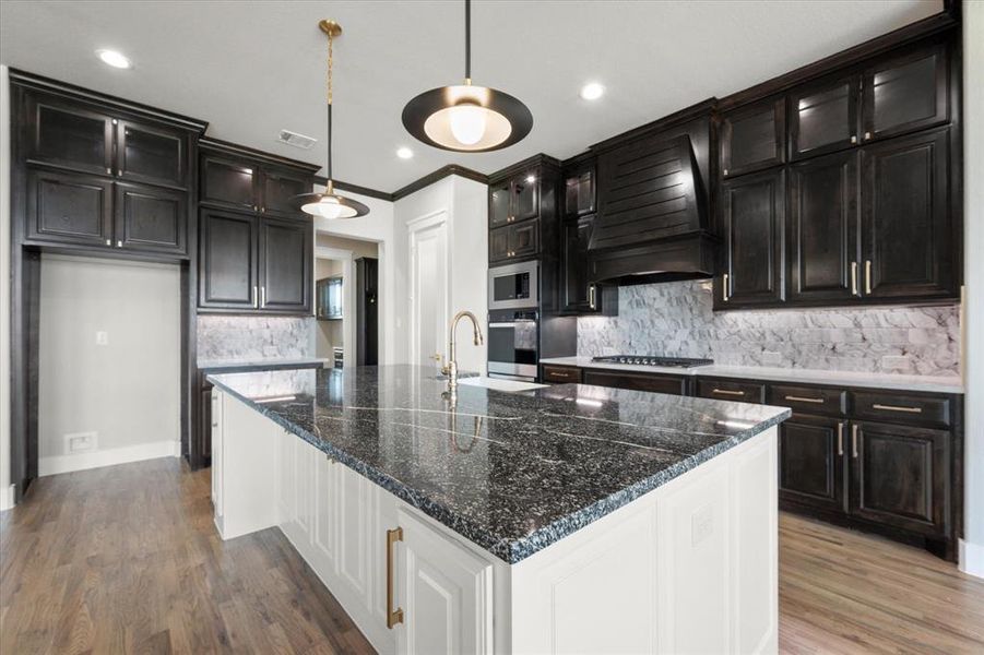 Furnished interior view inside a new home in , Waxahachie (Image 15).