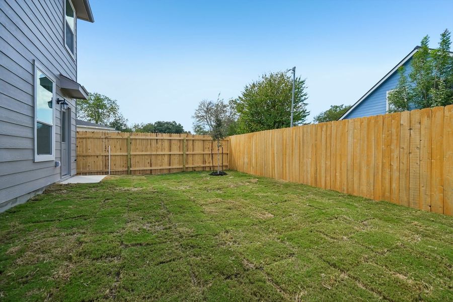 Exterior details and patio area of a home in Nagel Crossing, San Antonio (Image 22).