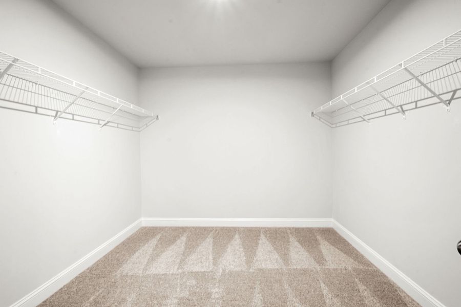 Spacious, unfurnished interior of a new home in Waterways, Richmond Hill (Image 25).