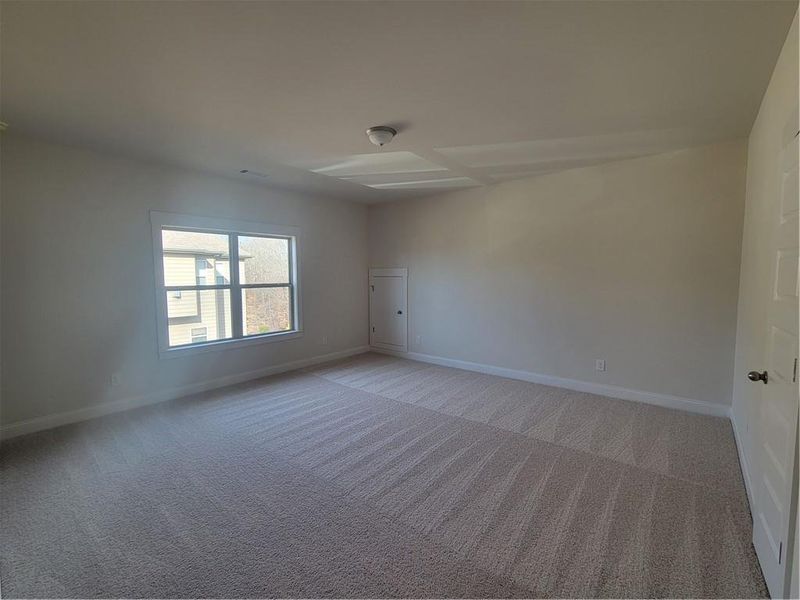 Spacious, unfurnished interior of a new home in , Jefferson (Image 22).