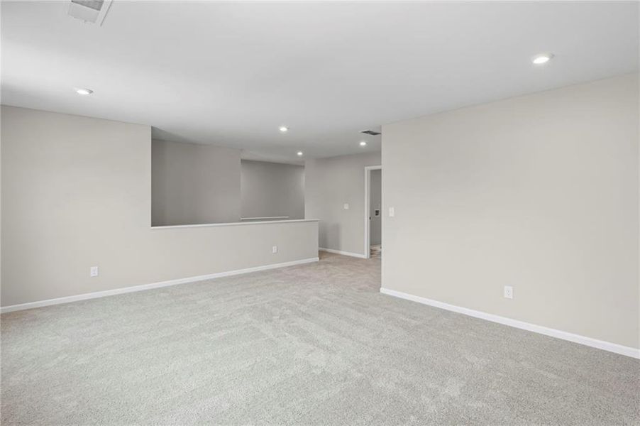 Spacious, unfurnished interior of a new home in Sage Woods, Dallas (Image 26). Spacious, unfurnished interior of a new home in Sage Woods, Dallas (Image 26).