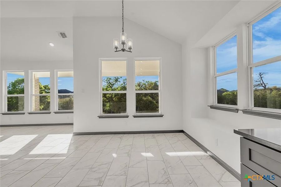 Spacious, unfurnished interior of a new home in Heritage Oaks, Killeen (Image 21).