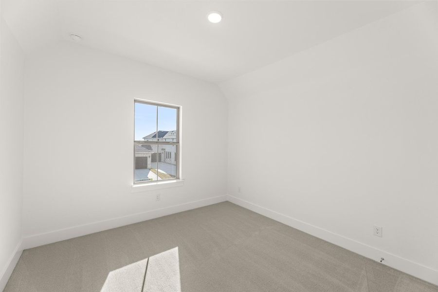 Spacious, unfurnished interior of a new home in Garden Collection at Union Park, Little Elm (Image 24).