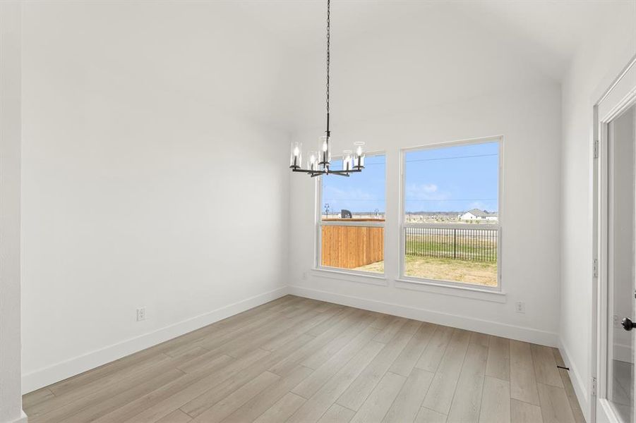 13. 9613 Westchester - Nook