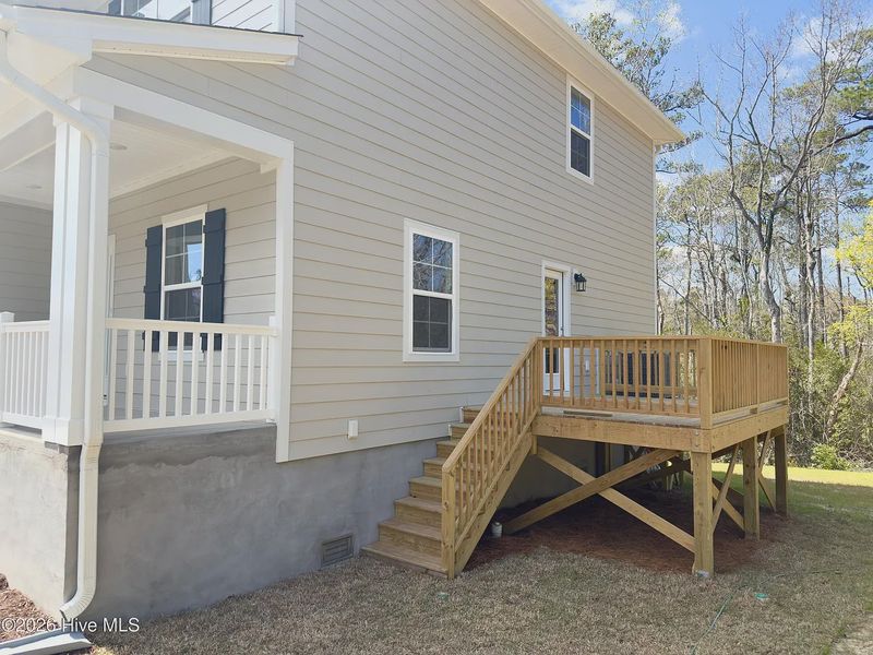 Exterior details and patio area of a home in Rutledge, Shallotte (Image 18).