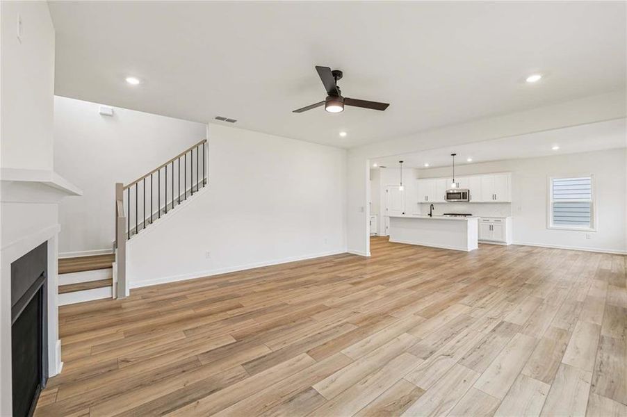 Spacious, unfurnished interior of a new home in Eastlyn Crossing, Flowery Branch (Image 18).