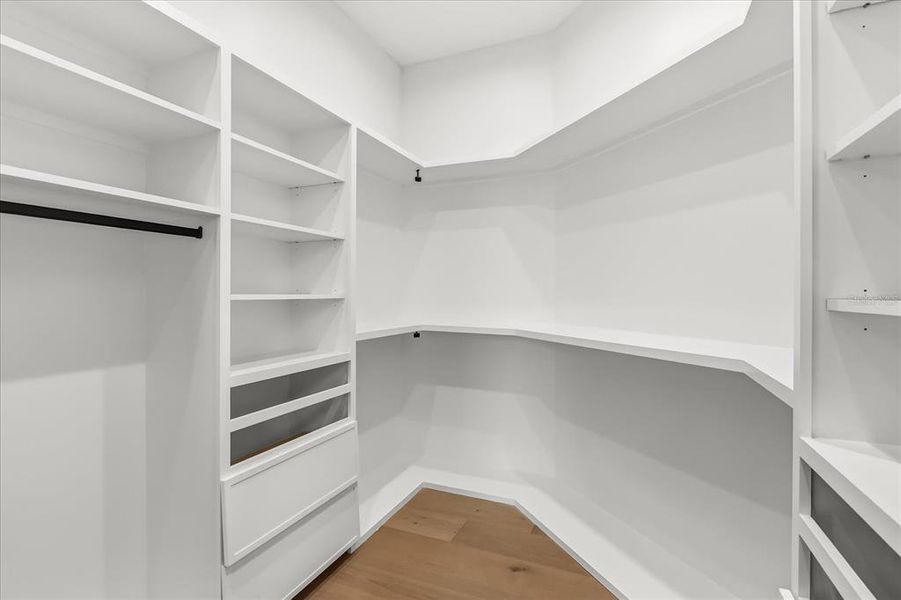 Spacious, unfurnished interior of a new home in , Winter Park (Image 42).