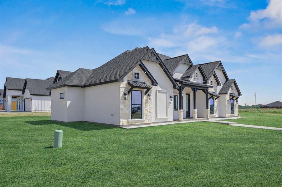 Exterior details and patio area of a home in , Mabank (Image 3).