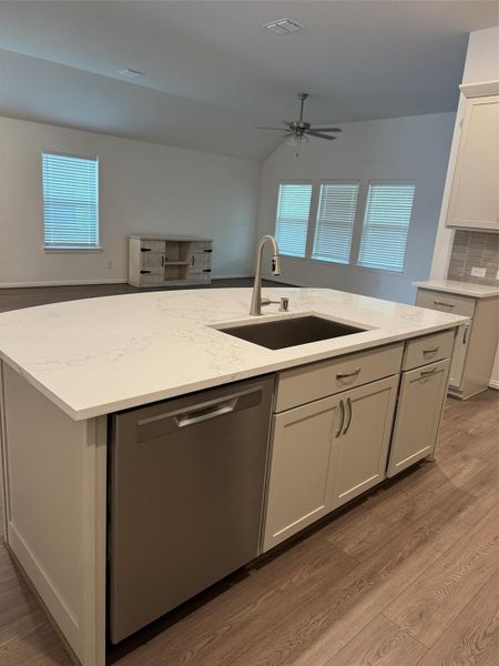 Kitchen and dining combination creates an effortless flow for hosting family and friends. Kitchen and dining combination creates an effortless flow for hosting family and friends.