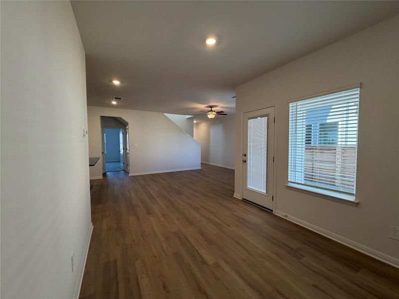 Spacious, unfurnished interior of a new home in Flora, Hutto (Image 7).
