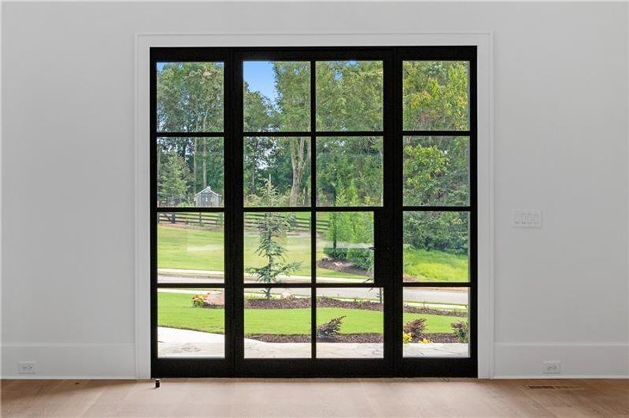 Spacious, unfurnished interior of a new home in Crossroads, Alpharetta (Image 22).