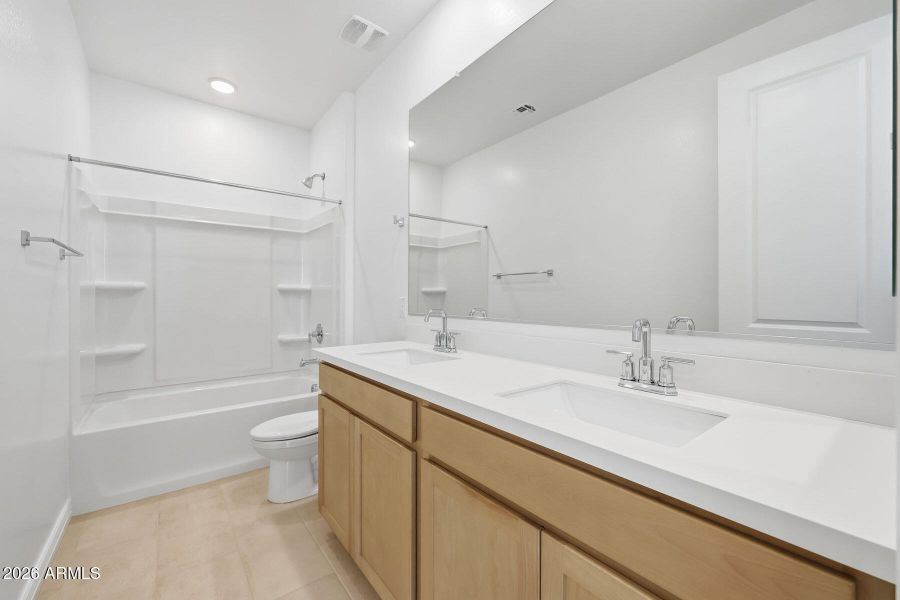 PHX_Miravida_Lot 1175_Dove_14798_Bath2 PHX_Miravida_Lot 1175_Dove_14798_Bath2