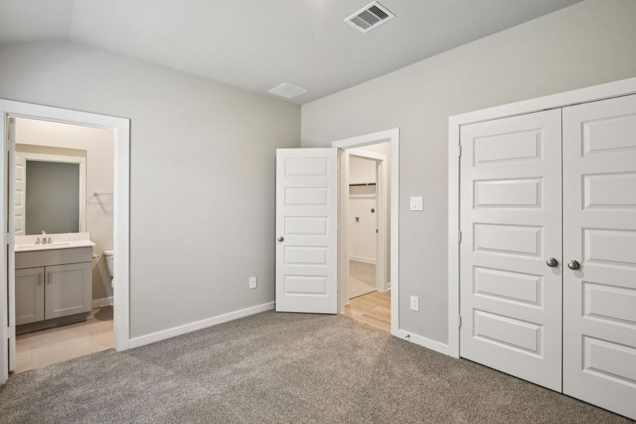 Photo is not of the actual home but is an inspirational photo of builder’s model home and may depict options, furnishings, and/or decorator features that are not included.