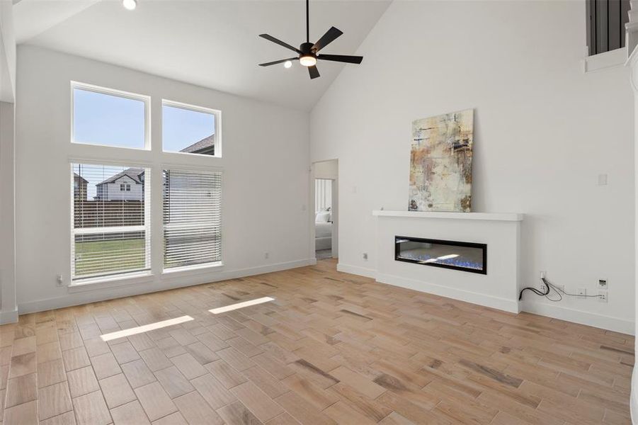 Spacious, unfurnished interior of a new home in , Mesquite (Image 24).