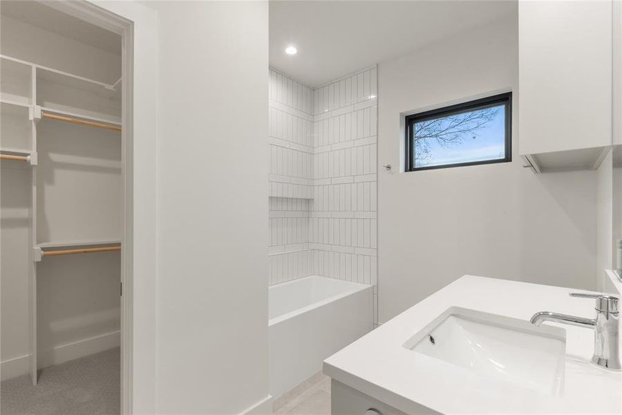 Furnished interior view inside a new home in , Dallas (Image 19).