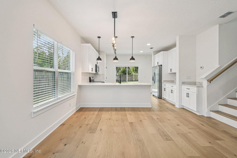 Spacious, unfurnished interior of a new home in , Green Cove Springs (Image 34).