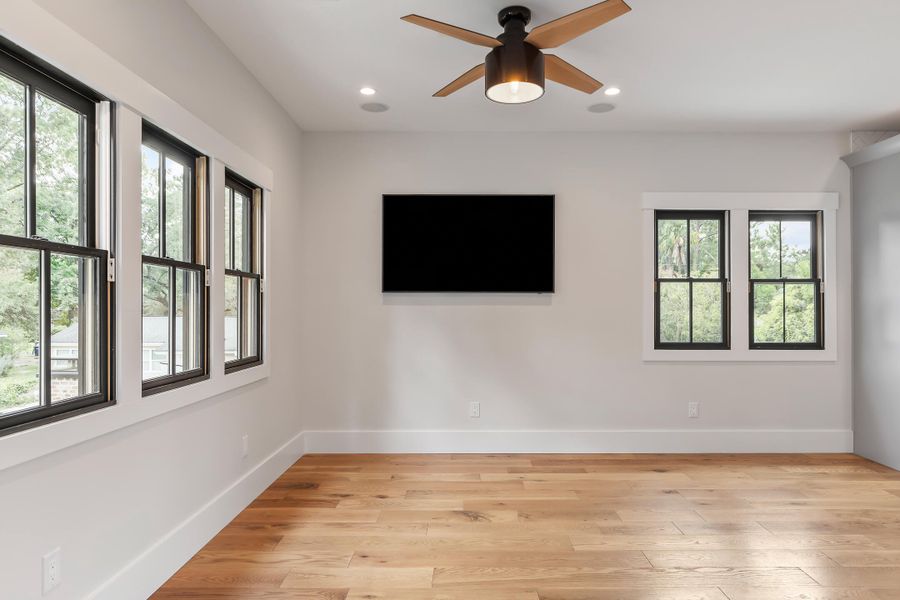 Spacious, unfurnished interior of a new home in , Charleston (Image 58).
