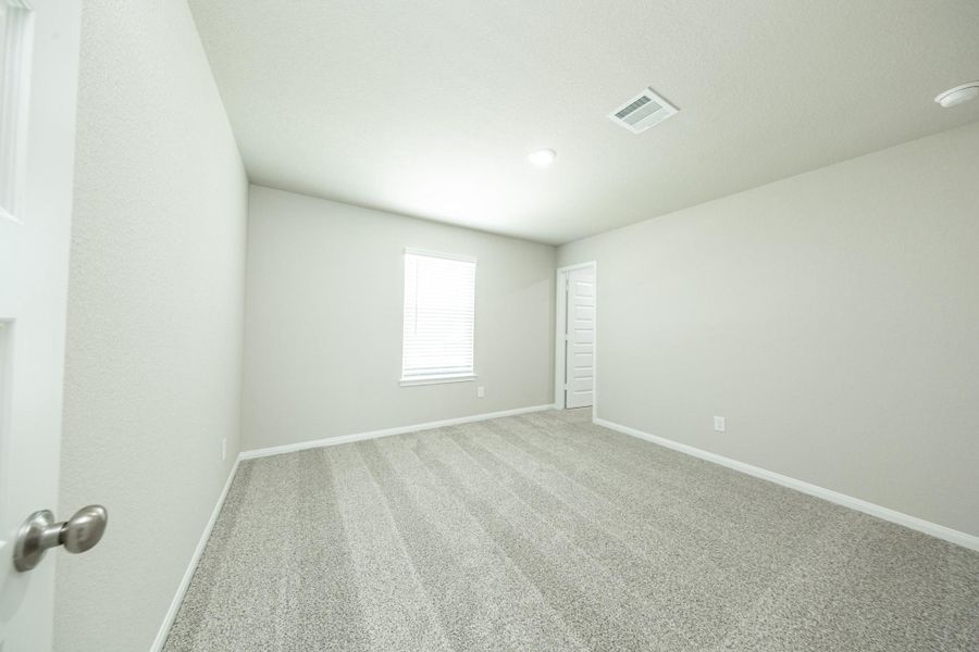 Spacious, unfurnished interior of a new home in Ridgeland Hills, Willis (Image 11).