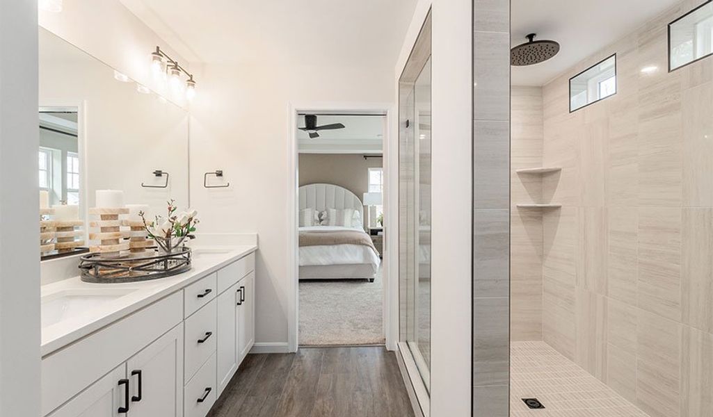 Hemingway-V250-VA Bathroom