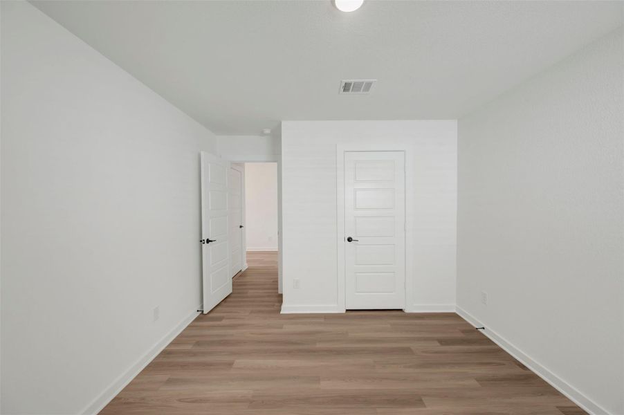 Spacious, unfurnished interior of a new home in Summerview, Fulshear (Image 16).