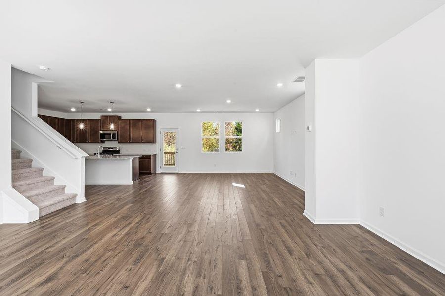 Spacious, unfurnished interior of a new home in Falls Creek, Flowery Branch (Image 12).