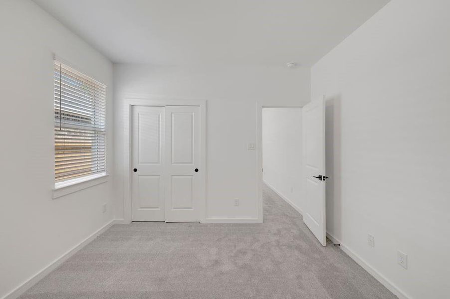 Spacious, unfurnished interior of a new home in Sundance Cove, Crosby (Image 17).