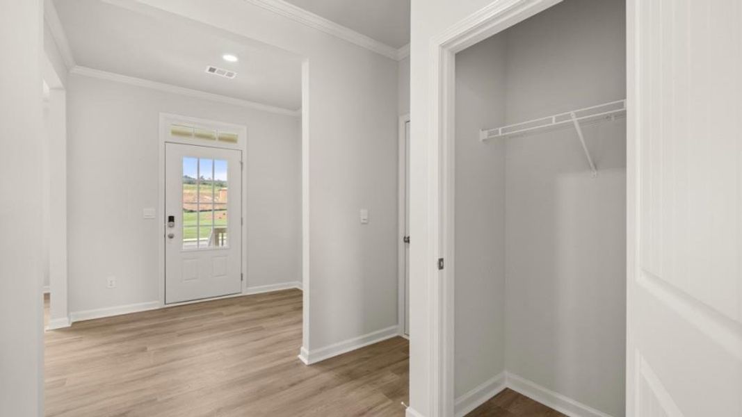 Spacious, unfurnished interior of a new home in Sheffield Highlands, Dallas (Image 13).