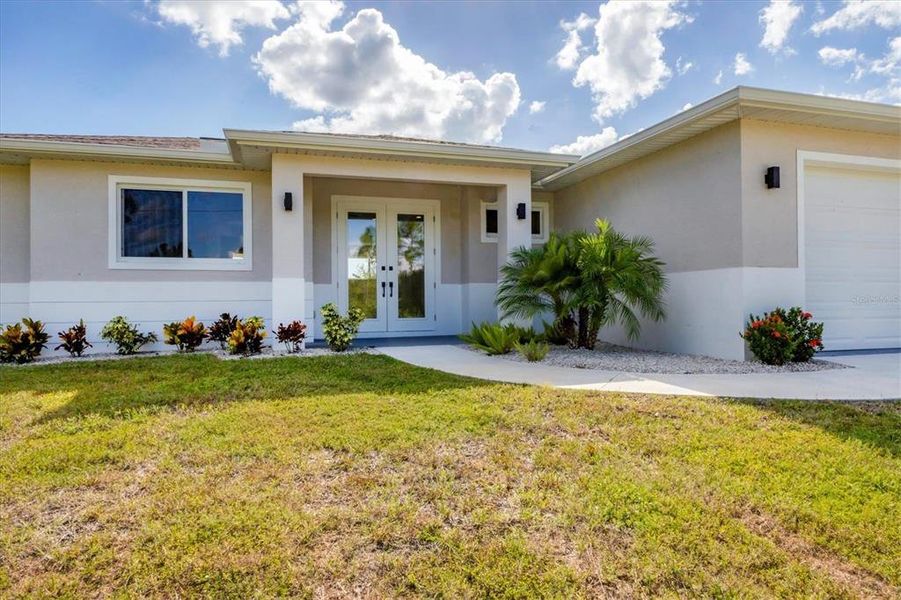 Exterior details and patio area of a home in , Port Charlotte (Image 20). Exterior details and patio area of a home in , Port Charlotte (Image 20).