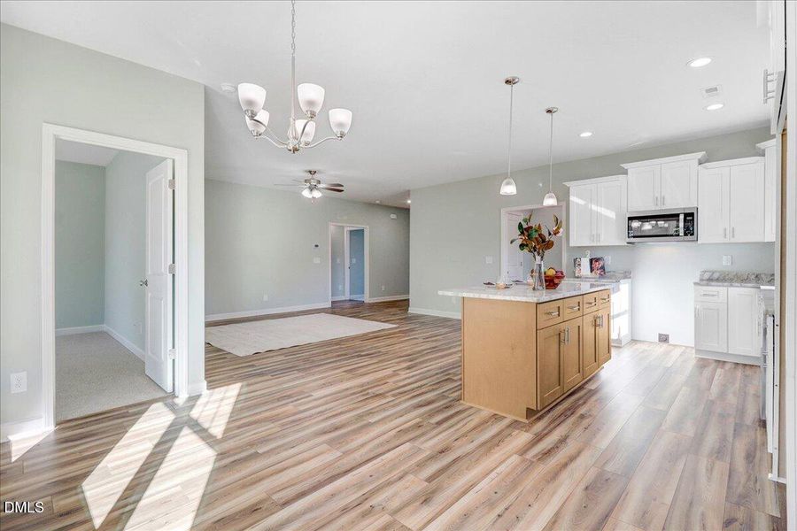 17-104 E Sillinger Dr-17